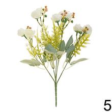 Kytica ranunkulusov v mixe farieb.