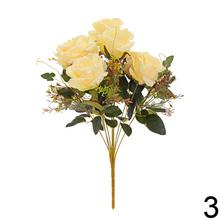 Kytica umelých ruží v mixe farieb.