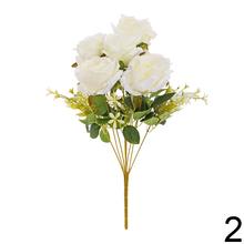 Kytica umelých ruží v mixe svetlých farieb.