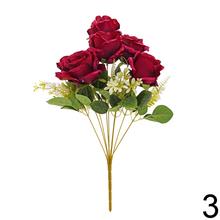 Kytica umelých ruží v mixe farieb.