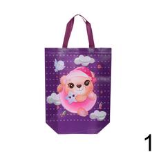 Detská taška z netkanej textílie s obrázkom medvedíka.