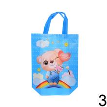 Detská taška z netkanej textílie s obrázkom medvedíka.