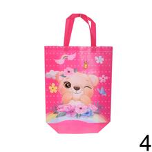 Detská taška z netkanej textílie s obrázkom medvedíka.