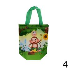Detská taška z netkanej textílie s obrázkami zvierat.