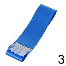 Farebná látková stuha s franjou v modrej, bielej a zelenej farbe.