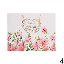 Darčeková taška s kvetinovým motívom.