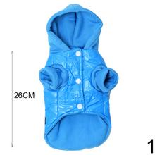 Psie oblečenie v mixe farieb a veľkostí.