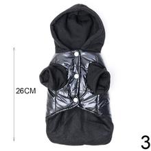 Psie oblečenie v mixe farieb a veľkostí.