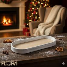 Oválny tácka z bieleho a béžového dreva.