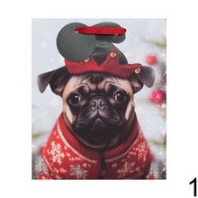 Vianočná papierová taška s obrázkami psov v sviatočných oblečkoch.