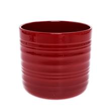Červený keramický kvetináč s hladkým povrchom.