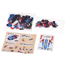 Technické bloky športového auta v modro-červenej farbe.