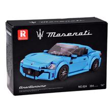 Licencované auto Maserati Gran Turismo z technických blokov.