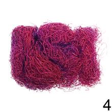 Drevitá vlna v rôznych farbách.