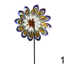 Dve kovové vrtulky vonkajšie s farebným dizajnom.