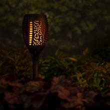 Solárna pochodeň s plastovým plameňom