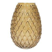 Hnedá sklenená váza s dekoratívnym vzorom.