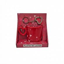 Darčeková sada 'Láska' s hrnčekom a kovovou kľúčenkou.