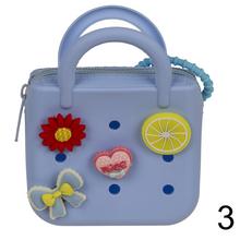 Kabelka s príveskom, so zipsom, 9x12cm