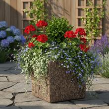 Hnedý štvorcový obal na kvetináče EDEN.