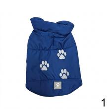 Zateplená bunda pre psa v troch farbách: modrá, červená a čierna.