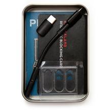 Sada na ochranu na počítač s RFID blokovacou kartou a ďalšími doplnkami.