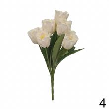 Kytica umelých tulipánov v mixe farieb.