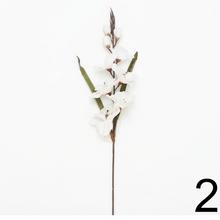 Umelé kvety gladiola mix v rôznych farbách.