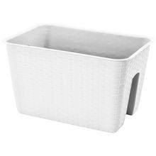 Biely hrantík na zábradlie s textúrou.