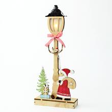 Vianočná lampa so Santom z dreva.