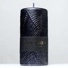 Čierna vianočná sviečka TIVANO s ornamentom.