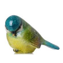 Dekoračný vták v zeleno-modro-žltej farbe z polyrezinu.