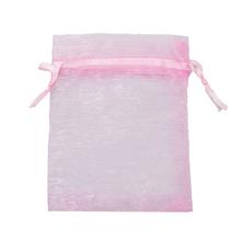 Ružové organzové vrecko s rozmermi 15x23 cm.