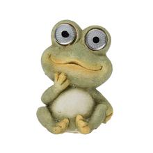 Žaba z keramického materiálu so solárnym osvetlením.