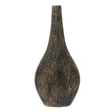 Vysoká čiernozlatá váza z polyrezinu.