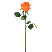 Umelá ruža v oranžovej farbe s dlhým stonkom.