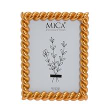 Zlatý rám na obraz Windsor s dekoratívnym dizajnom.