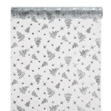 Strieborná lesklá organza s vianočnými motívmi.