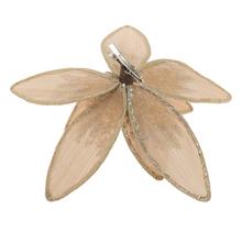 Umelá vianočná ruža v šampanskom na štipci.