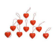 Závesné srdiečka z červeného dreva, sada 10 kusov.