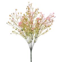 Umelé kvety zápich s ružovými kvetmi.