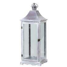 Sivý lampáš z dreva a kovu s priehľadnými sklenenými panelmi.