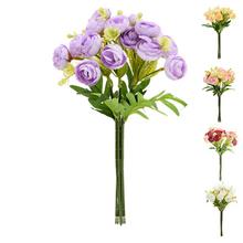 Kytica ranunkulus s mixom farieb.