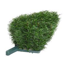 Umelý veniec s rúčkou, tvar slzy, šírka 27 cm, dĺžka 50 cm.