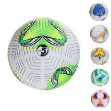 Futbalová lopta mix farieb a dizajnov.