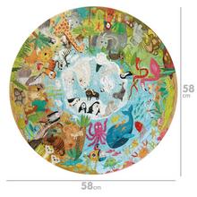 Okrúhly puzzle s 150 dielmi znázorňujúci zvieratá z celého sveta.