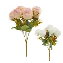 Umelé kvety - kytička ruží v mixe so zeleňou.