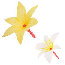 Umelá kvetina Ľalia väzbová v ružovej farbe.