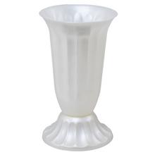 Váza hrobová vrúbkovaná v perlovej farbe.