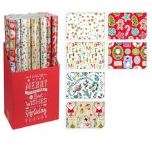 Vianočný darčekový papier v rôznych vzoroch.